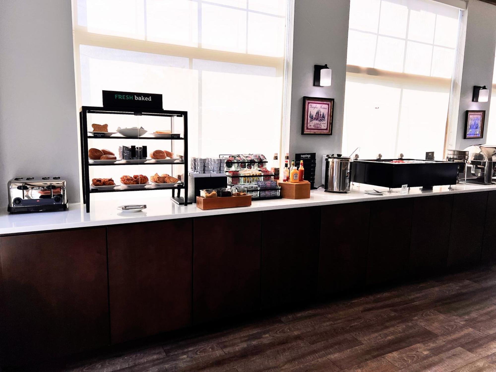 Holiday Inn Hotel & Suites Madison West - Middleton By Ihg Ngoại thất bức ảnh